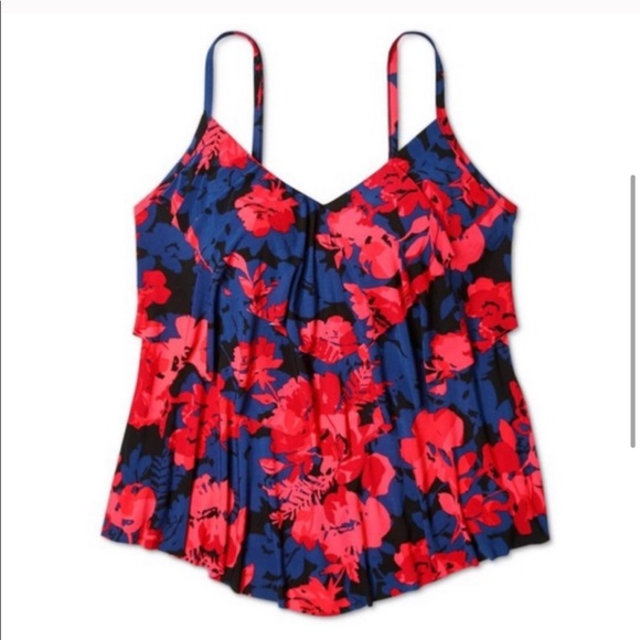 New red floral plus size swimtop - Picture 3 of 11